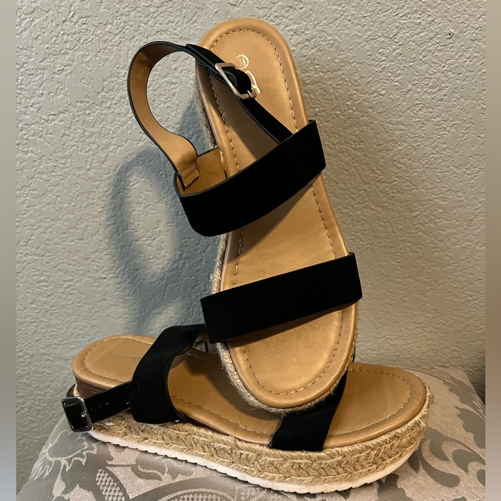 Black sandals women 9.5